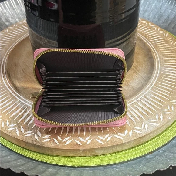 NWOT Pink 'MAMA' Women's Wallet - Picture 3 of 3